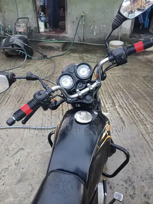 TVS HLX Plus ES 2019 Nyeusi