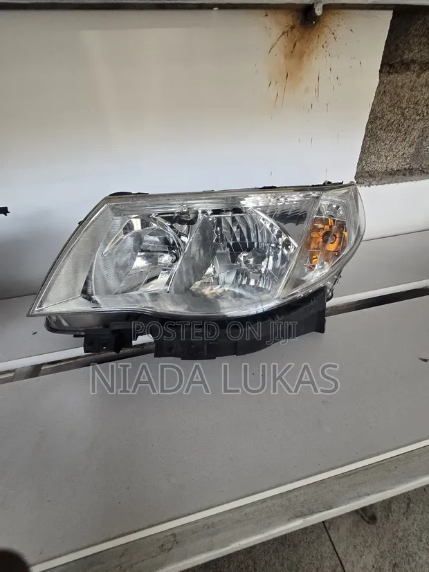 Subaru Forester Non Xenon Headlight (Used) - 1