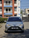 Toyota Vitz 2018 Silver - 3