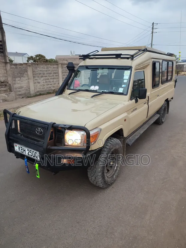 Tour Van for Hire - 8 Seater Cruiser - 1