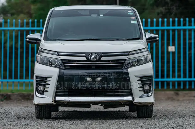 Toyota Voxy 2016 Pearl - 1