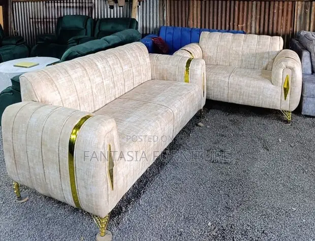 Seti ya Sofa ya Beige ya Kifalme ya Seater 5 na Kamba ya Dhahabu - 1