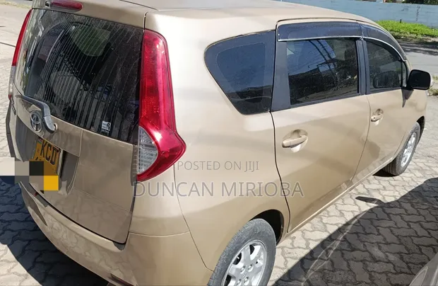 Toyota Passo Sette 2008 Gold - 1