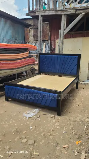 5x6 Blue Sunburst Ribbed Bed Frame