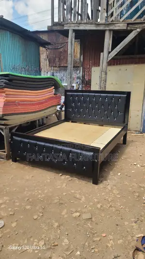 5x6 Grey Crystal-Tufted Bed Frame