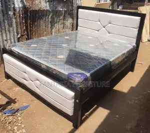5x6 Cream Padded Mocket Bed