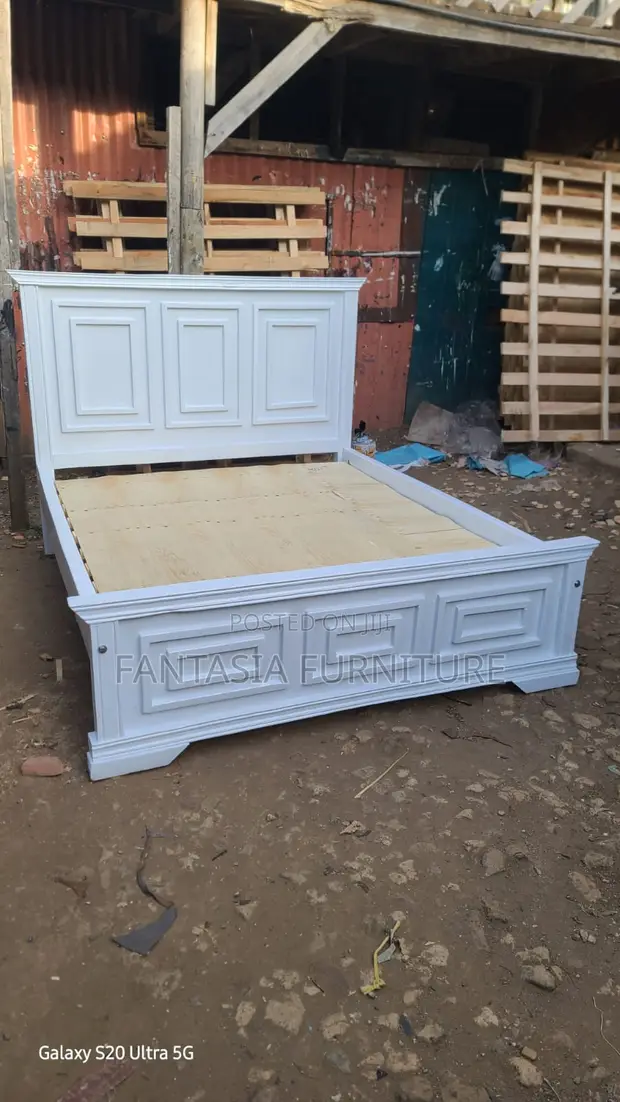 Kitanda cha Mbao Imara Nyeupe cha Classic: 5x6 ft - 1