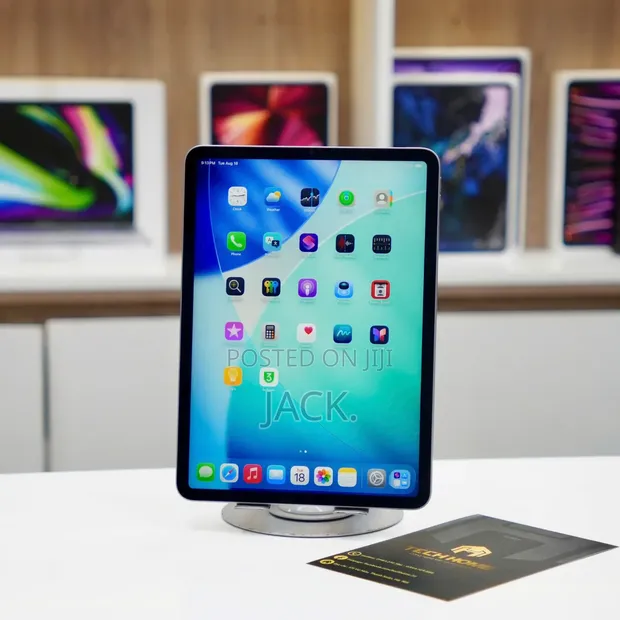 Apple iPad Pro 12.9 (2022) 128GB Silver - 1