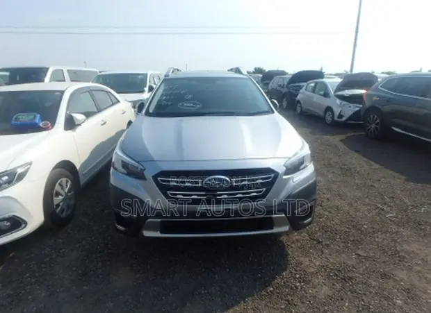 Subaru Outback 2022 Silver - 1