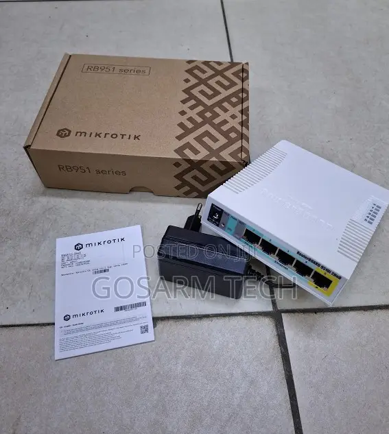 MikroTik RB951Ui-2HnD Wireless Router/Access Point - 1