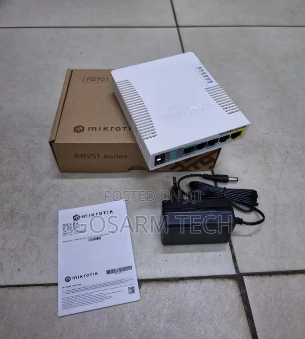 MikroTik RB951Ui-2HnD Wireless Router - 1