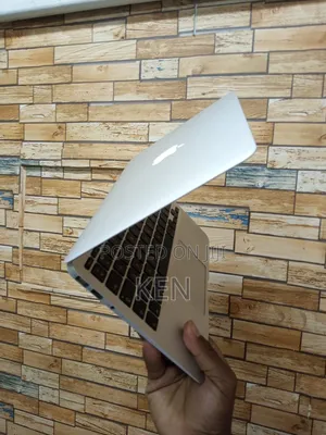Apple MacBook 2013 11" Intel Core i7 4GB RAM 256GB SSD