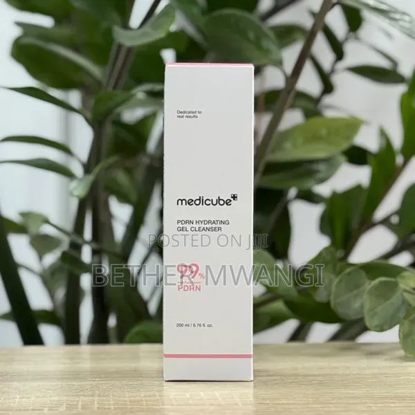 Medicube PDRN Pink Hydrating Gel Cleanser - 1