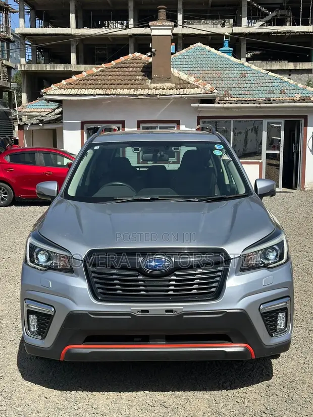 Subaru Forester 2018 Silver - 1