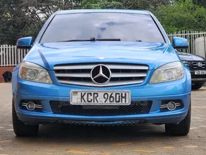 Mercedes-Benz C200 CGI 2010 Blue