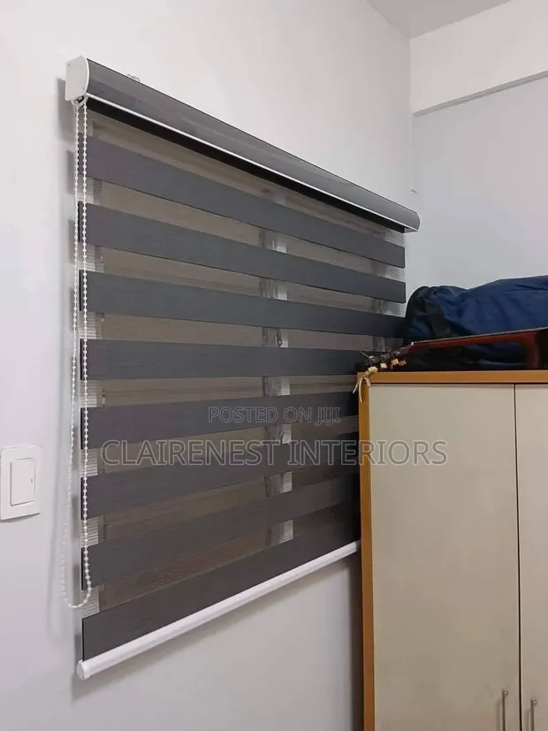 Horizontal Blinds for Office Windows - 1
