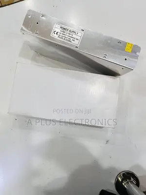 12V 15A Regulated DC Power Supply