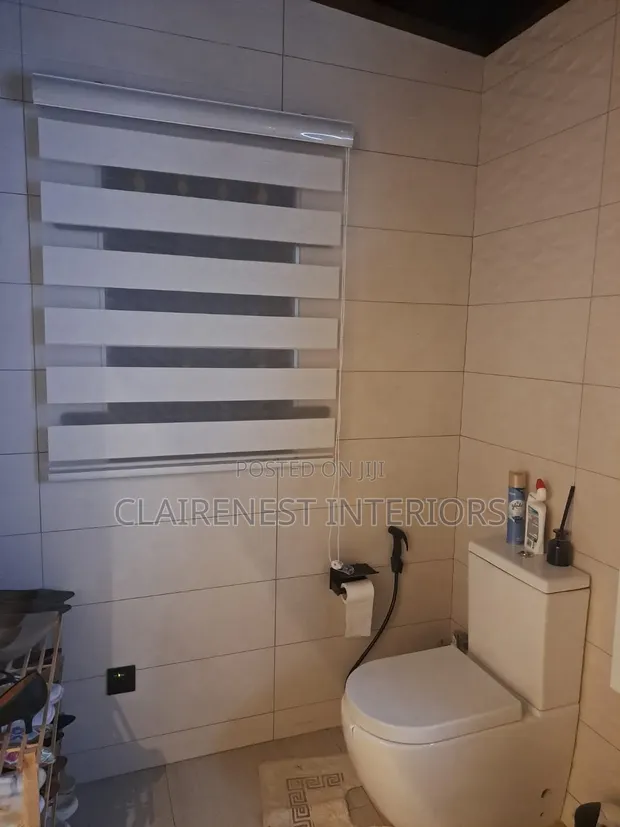 Toilet and Kitchen Horizontal Window Blinds - 1
