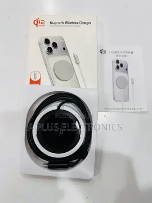 Q12 Wireless Phone Fast Charger Pad