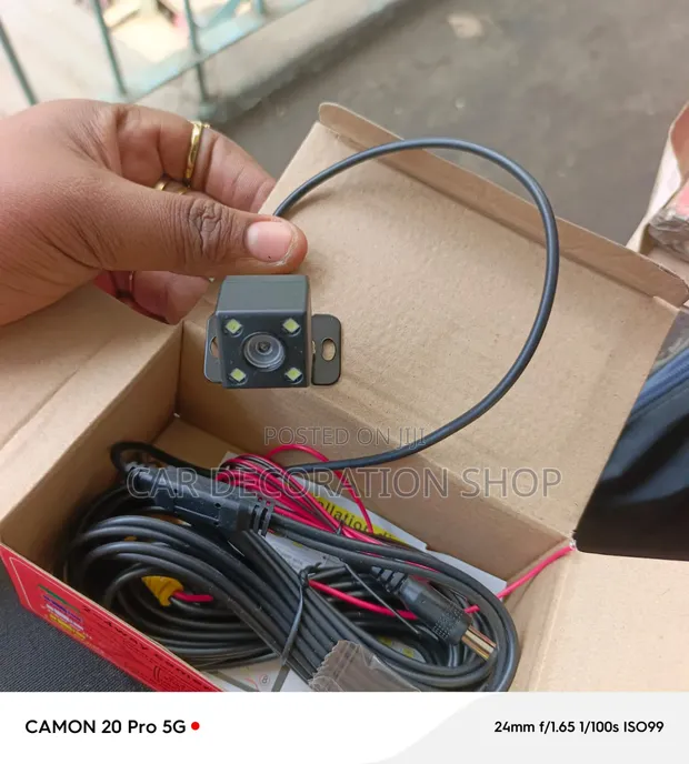 Reverse Camera with Adjustable Bracket, 4 White LEDs - 1