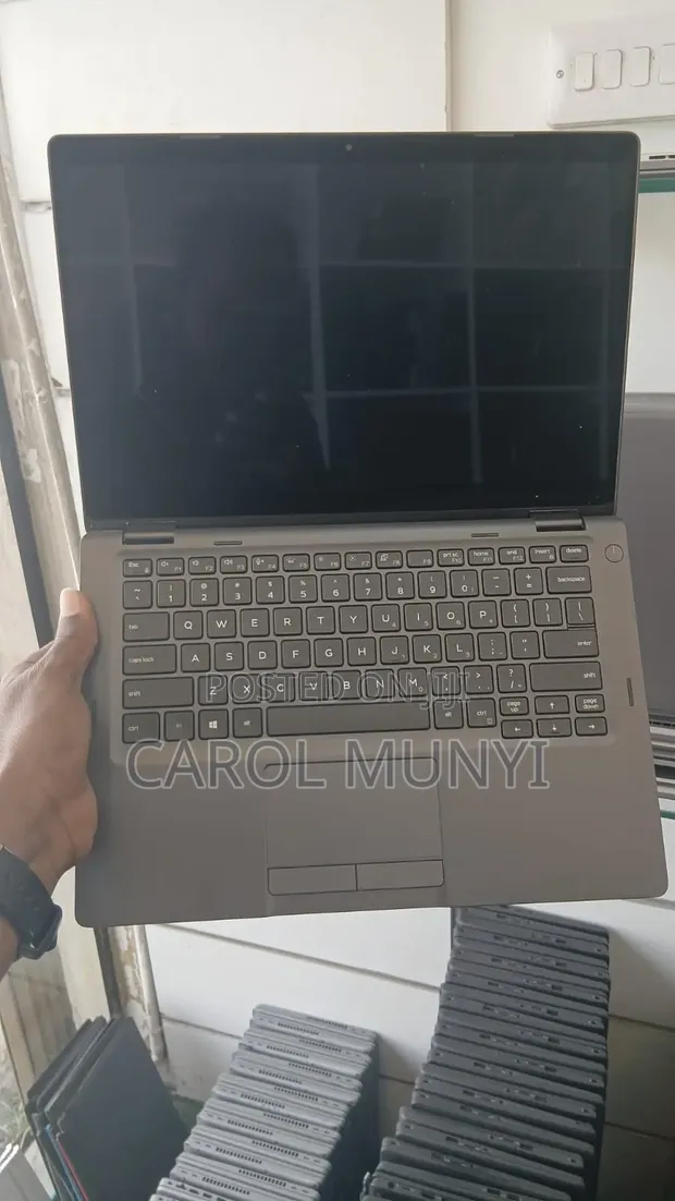 Dell Latitude 7390 Laptop - Intel Core i5, 8GB RAM, 256GB SSD - 1