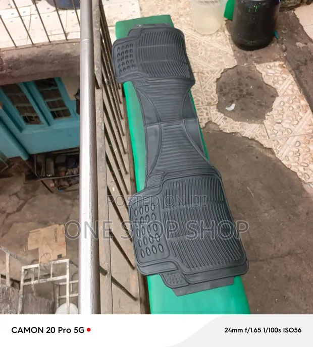 1pc Conjoined Rear Floor Mat with Deep Grooves - 1