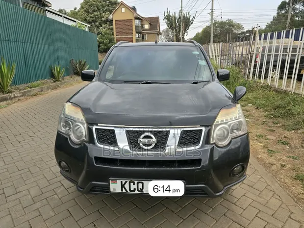 Nissan X-Trail 2012 Black - 1