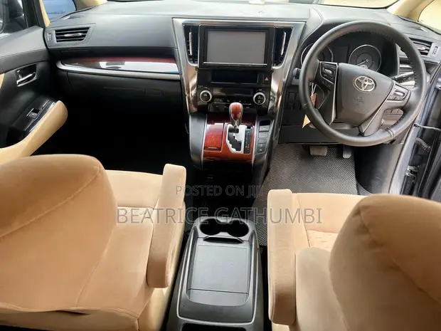 Toyota Alphard 2.4 Petrol FWD 2015 - 1