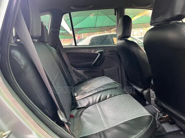 Toyota RAV4 2000 Silver Automatic - 1
