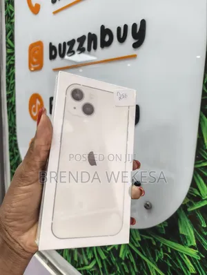 Apple iPhone 13 256GB White (Refurbished)