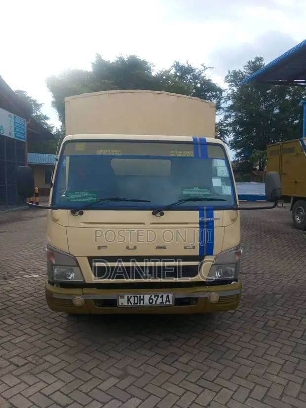 Mitsubishi Fuso Canter FE85 Mini Truck - 1