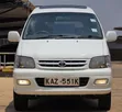 Toyota TownAce 2000 - Pearl - 1
