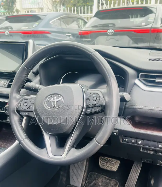 2019 Toyota RAV4 Hybrid Black - 1