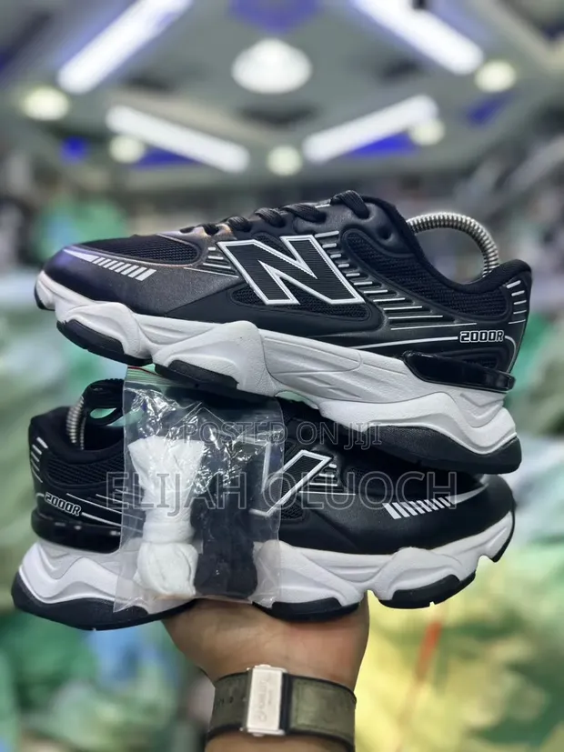 New Balance 2000R "Black White" Sneakers za Ngozi - 1