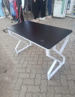Modern Z-Frame Office / Gaming Desk - Black & White
