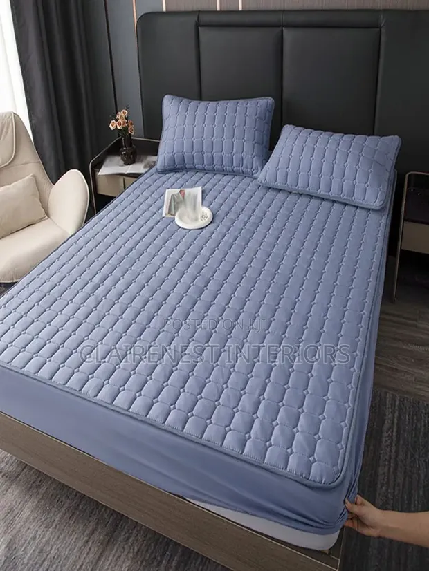 Waterproof Mattress Cover - Protects Against Leaks - 1