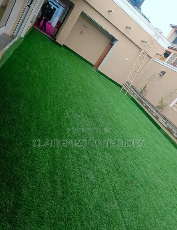 Long-Lasting Green Appeal Artificial Grass Carpet - 1