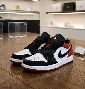 Air Jordan 1 Low 'Black Toe' Sneakers