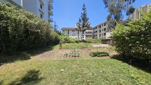 Eneo la Biashara Kilimani - 1.5 Eka - 1