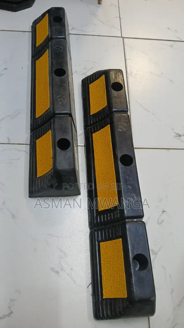Heavy-Duty Rubber Car Parking Wheel Stoppers - 1