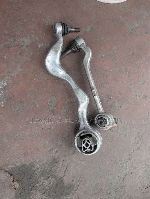 BMW X1 Control Arms (Used) - 1