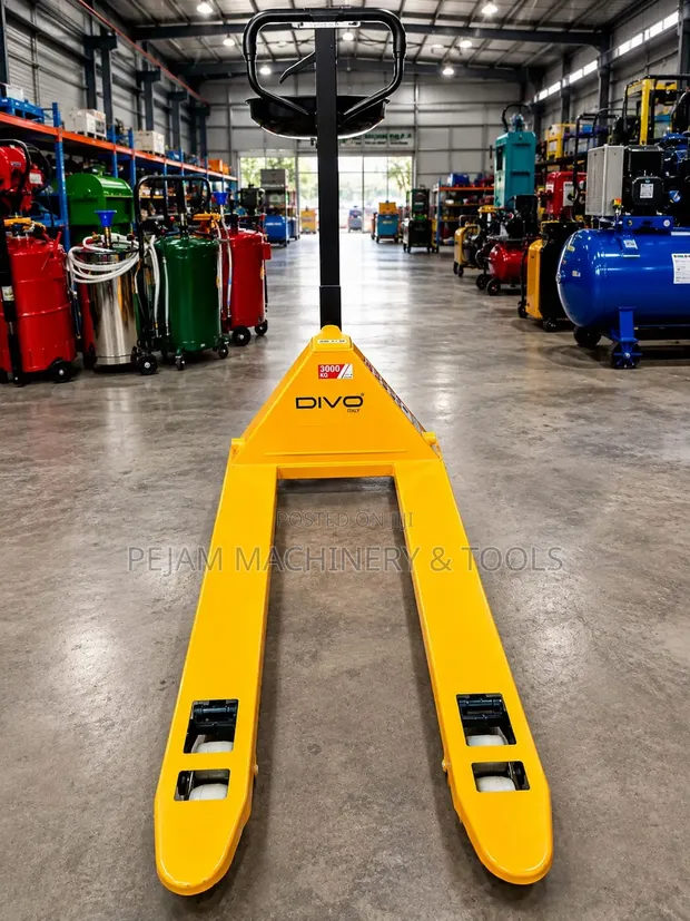 3 Tonne Divo Hydraulic Pallet Truck/Trolley (685mm Wide) - 1