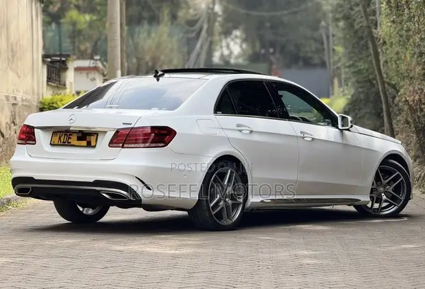 Mercedes-Benz E300 2014 White - 1