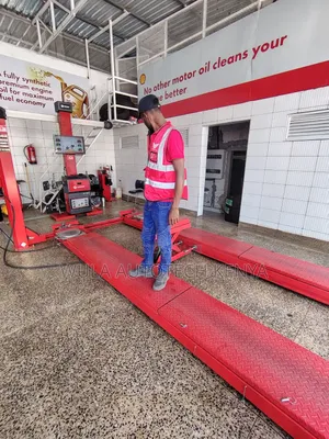 Measures Camber Castor and Tome Wheel Alignment S-M5 Machine Sunshine