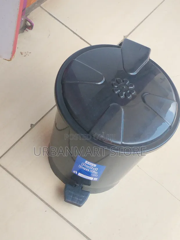 10 Litre Household Pedal Waste Bin - 1