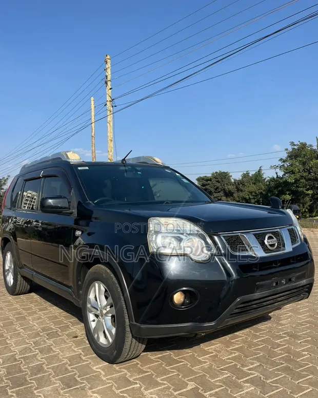 Nissan X-Trail 2010 Black - 1