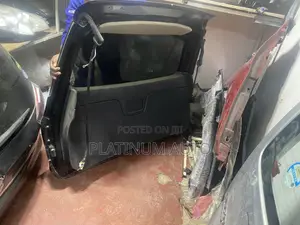 Nissan Wingroad Y12 Boot
