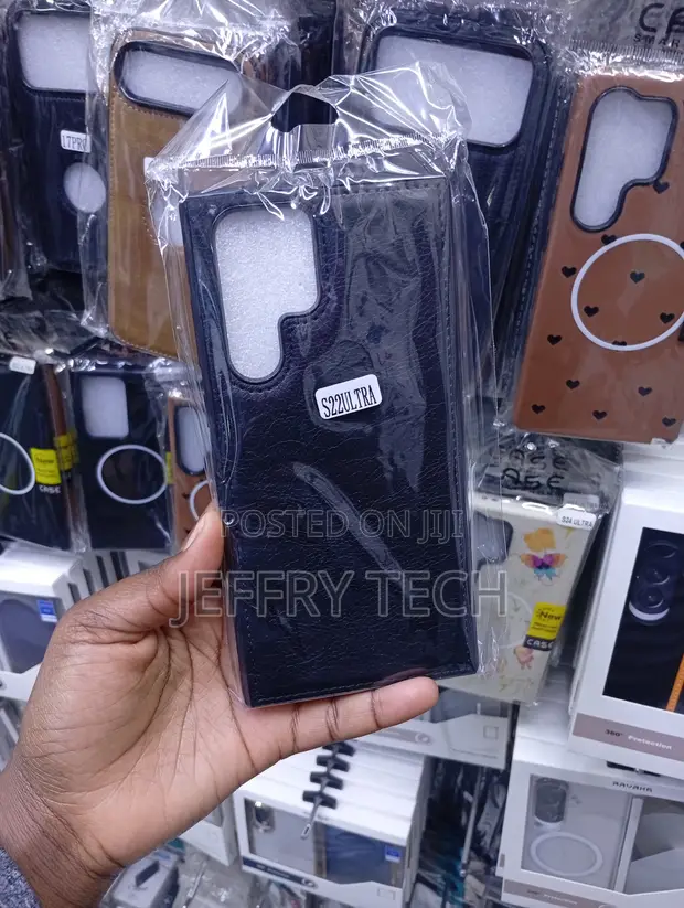 Black Leather-Finish Back Case for Samsung Galaxy S22 Ultra - 1