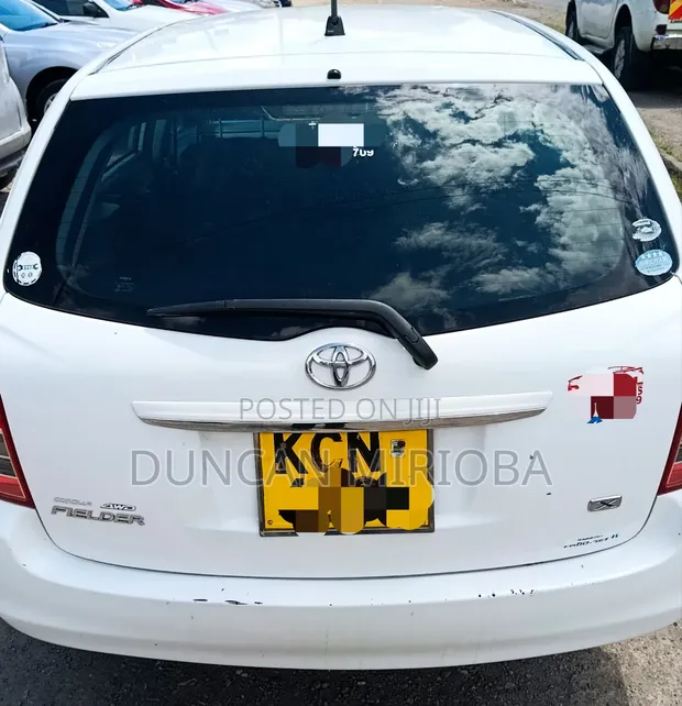 Toyota Corolla Fielder 2011 White - 1