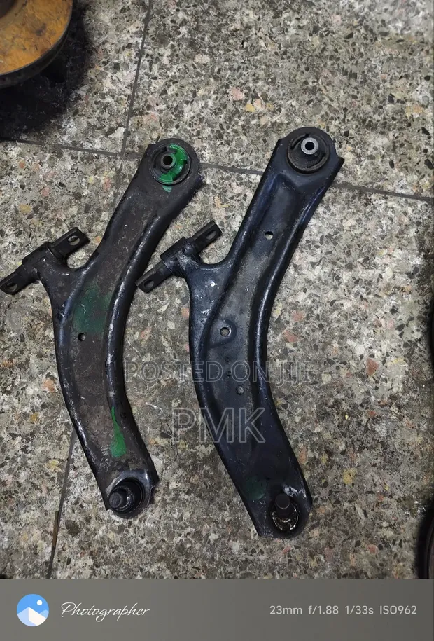 Nissan X-Trail NT31 Control Arm (Used) - 1